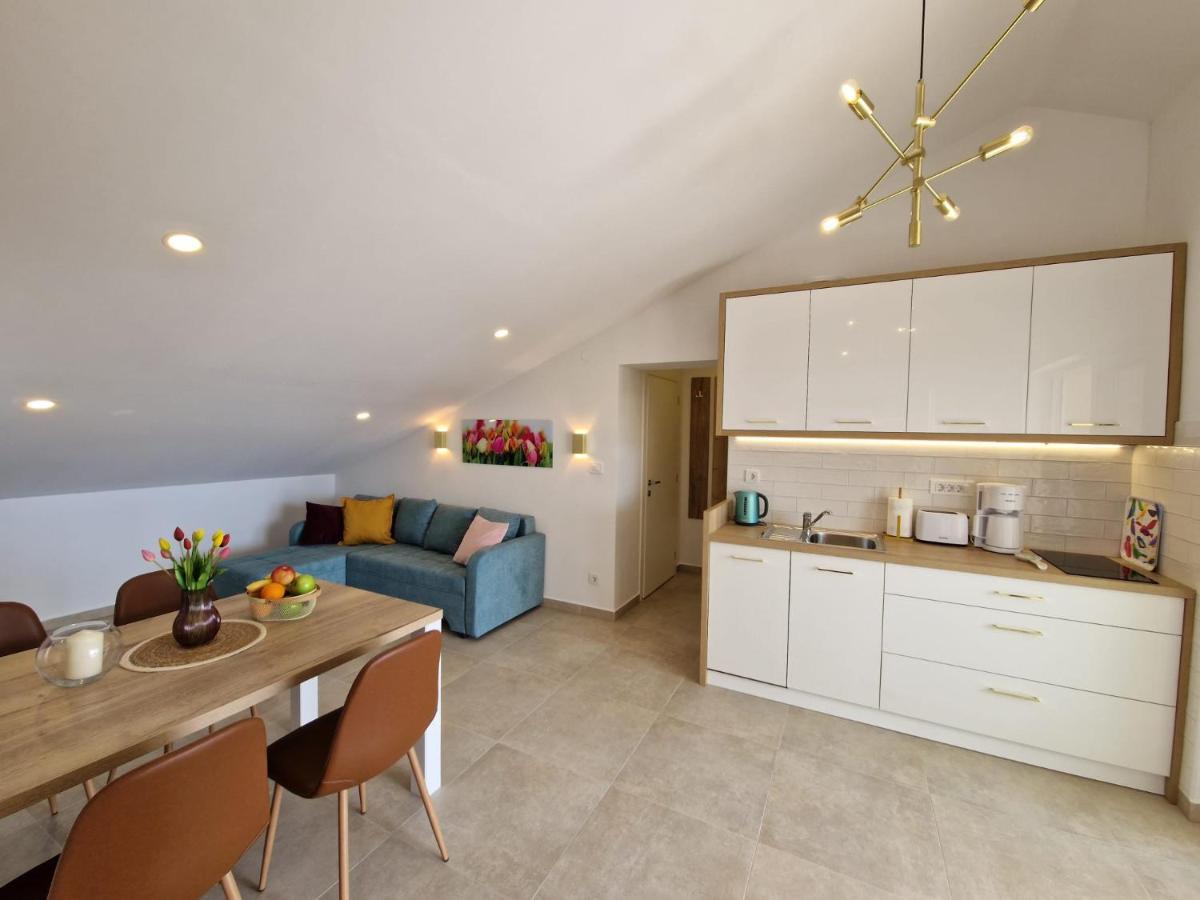 Haus Mit Meerblick Lopar Buitenkant foto