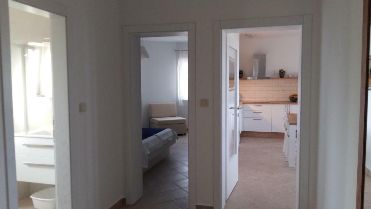 Haus Mit Meerblick Lopar Buitenkant foto